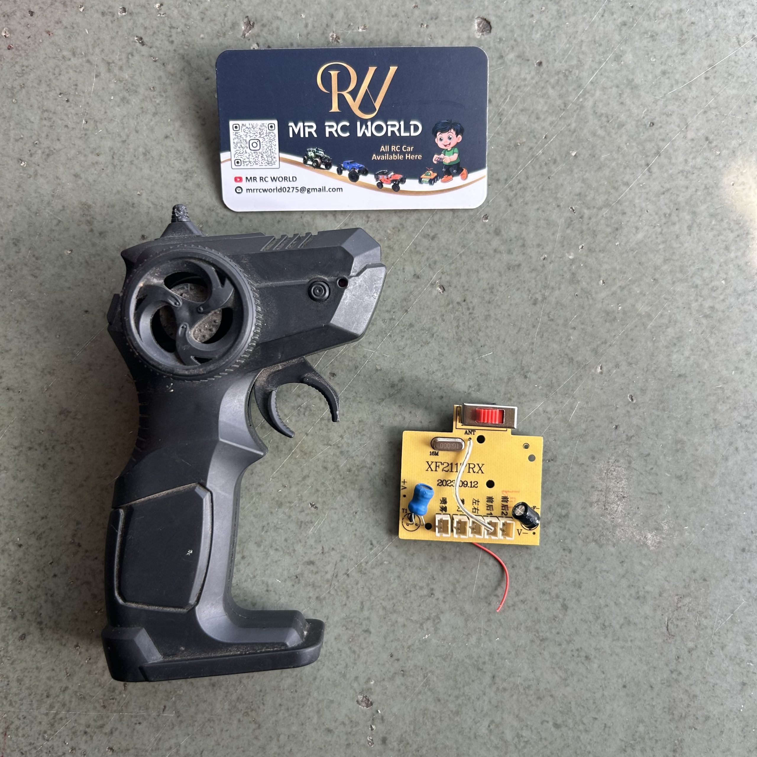 2.4 GHZ TRANSMITTER & RECEIVER -RC ROCK 4X4 WD